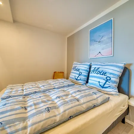 - Haus B, App 0b0702 *